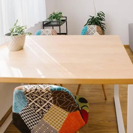 Millennium Bridge Cozy Location * 波德戈里察