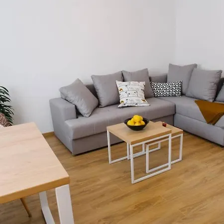 Millennium Bridge Cozy Location Apartment