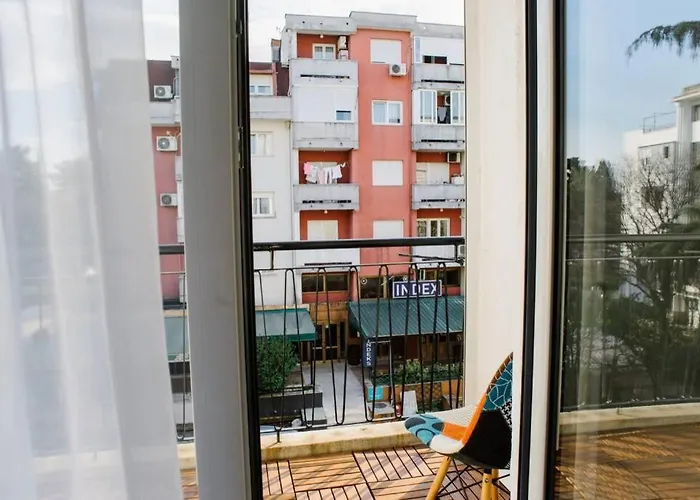 Millennium Bridge Cozy Location *